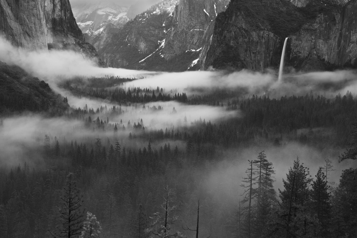 Fog Floating In Yosemite Valley fototapet