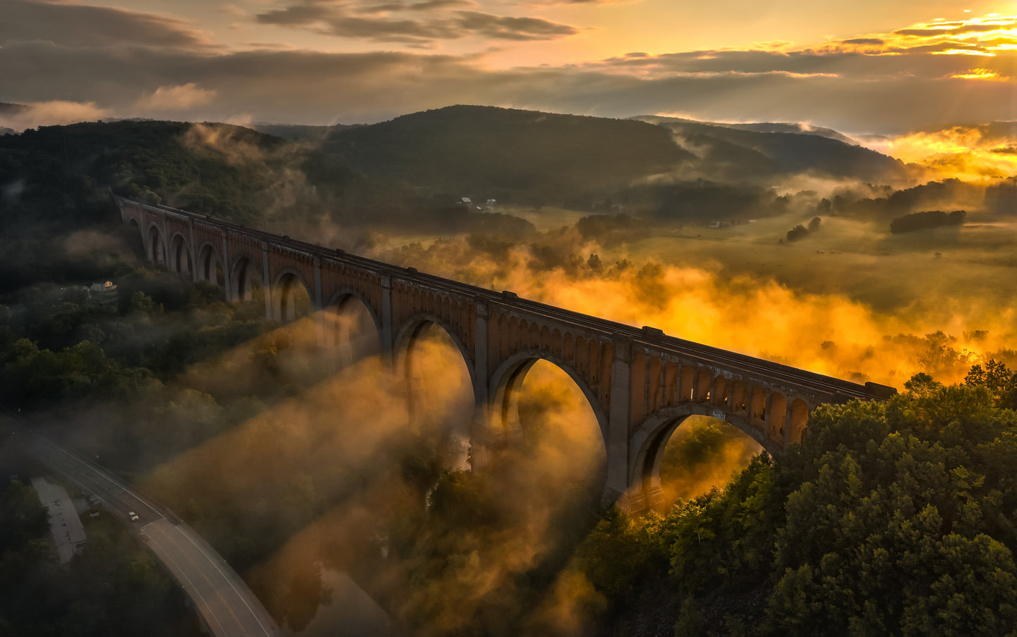 Viaduct Sunrise fototapet