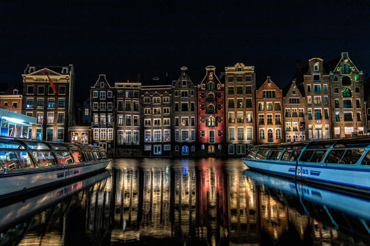 "Dancing Houses" on the Damrak Canal in Amsterdam fototapet