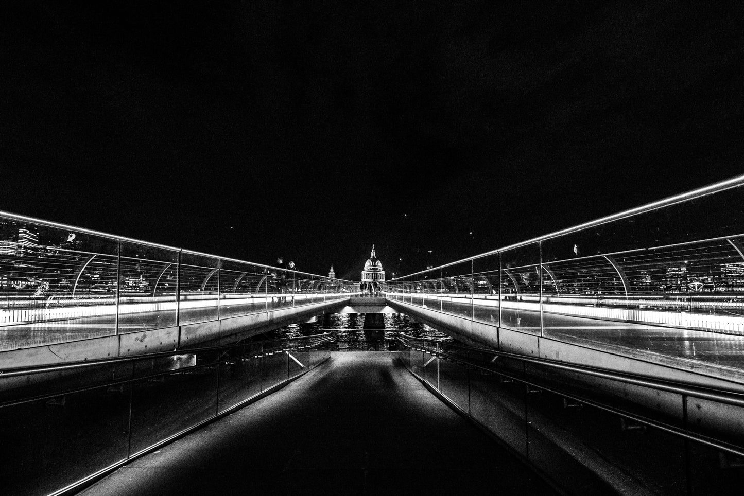 Around the bridge fototapet