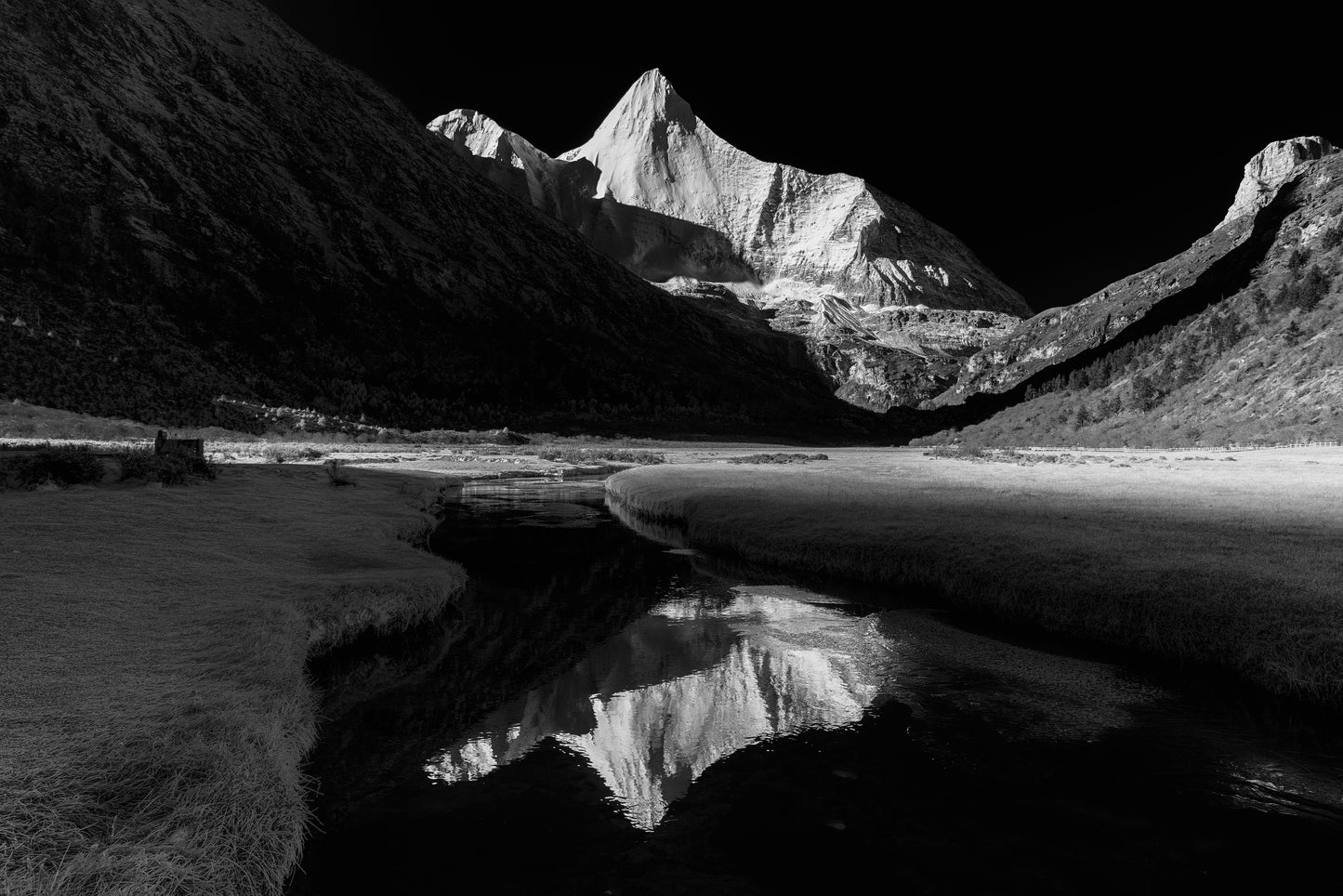 亚丁央迈勇神山 fototapet