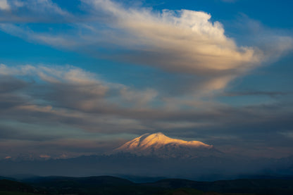 ELBRUS AND THE CLOUD fototapet