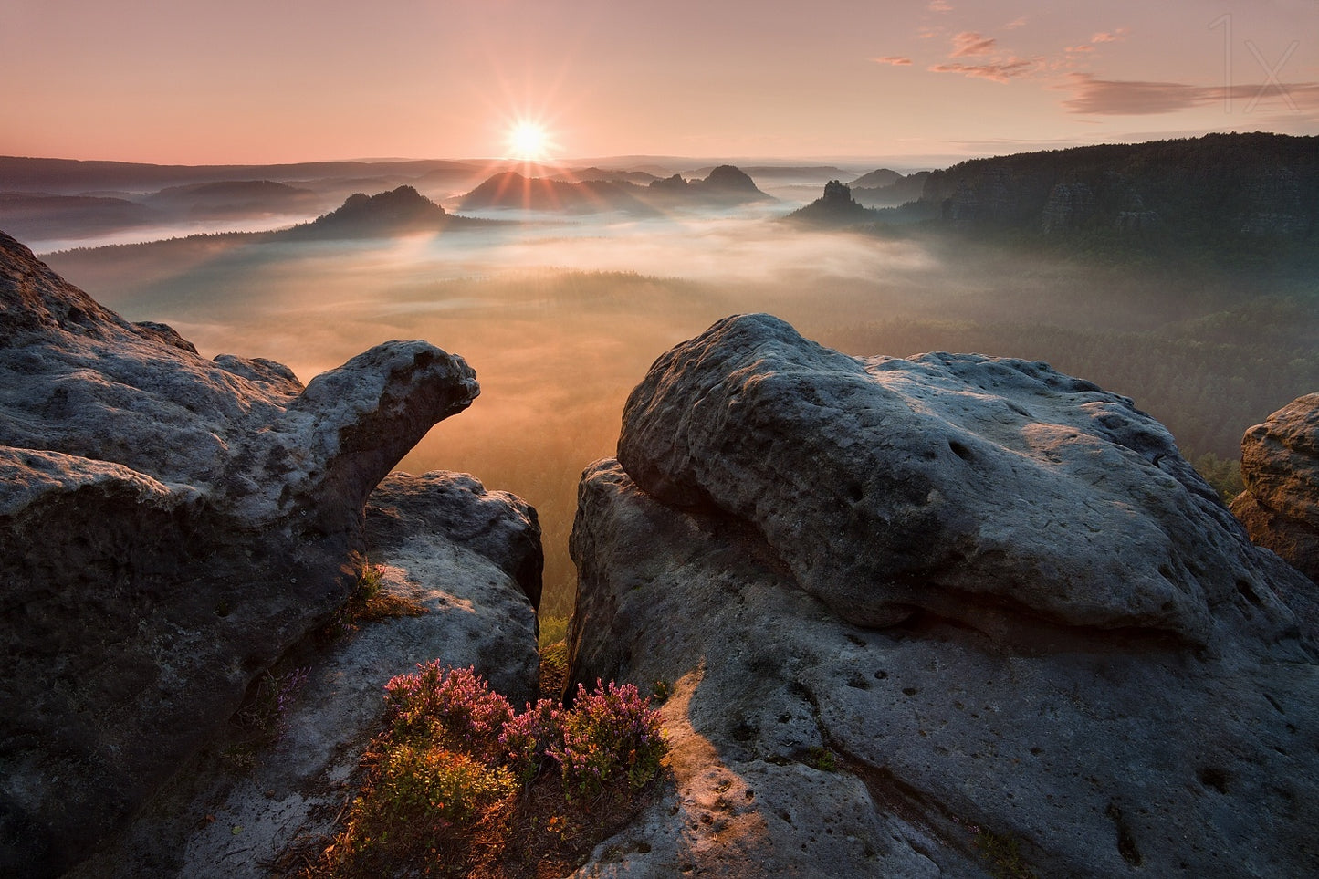 Sunrise on the rocks fototapet